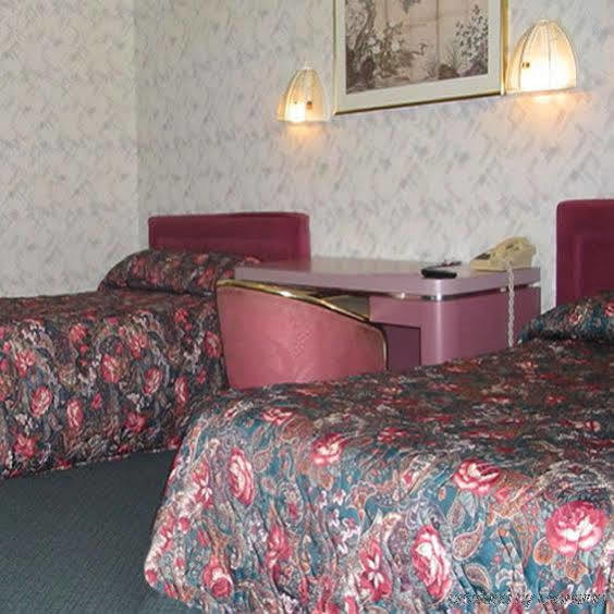Red Carpet Inn Berlin Εξωτερικό φωτογραφία