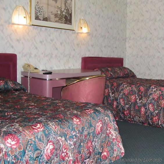 Red Carpet Inn Berlin Εξωτερικό φωτογραφία